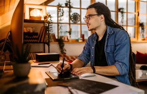 20 profissões que você não acreditava que poderiam ser home office