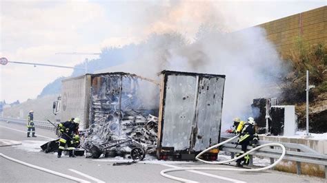 Lkw Brennt Auf Der A Aus