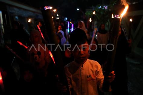 Takbir Keliling Santri Sambul Idul Fitri H Antara Foto