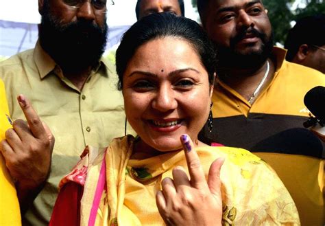 Bjp Candidate Siddhi Kumari Show Her Fingers Marked With Indelible Ink