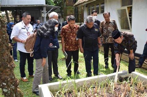 Tim Wapres Datang Ke Banyumas Lihat Detail Pengelolaan Sampah Di Tpa Ble