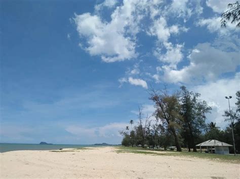 7 Beaches In Kelantan You Cannot Miss In 2023!