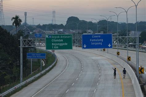 Foto Tol Cijago Seksi 3A Masih Dibuka Tarif Rp 3 000 Sampai Tol