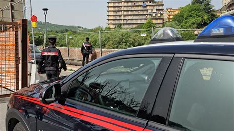 Positano Notizie Avellino 40enne Tenta Di Lanciarsi Da Un Ponte Due