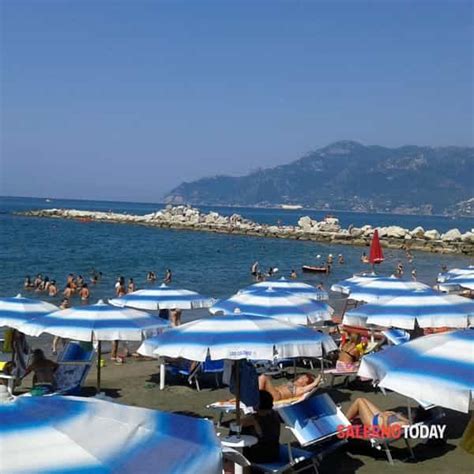 Operazione Spiagge Sicure L Ira Di Potere Al Popolo