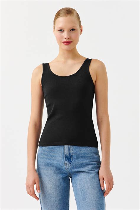 Майка-борцовка облегающая в рубчик 2221468461, цвет: черный (50) по ...