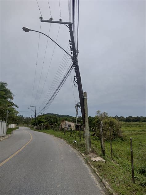 Fotos Poste Inclinado Assusta Moradores De Penha Mas Celesc Nega