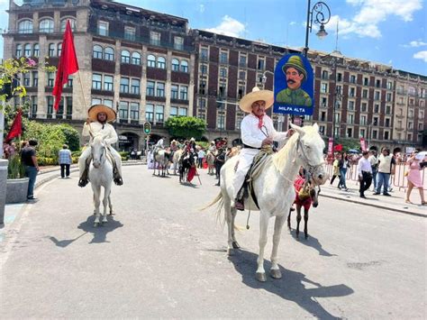 Pancho Villa Marchan con caballos al Zócalo CDMX a 100 años de muerte