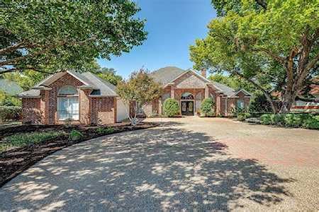 Lake Granbury Waterfront Homes and Real Estate in Granbury Texas