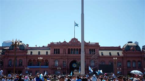 Los Festejos Por La Copa Del Mundo En Plaza De Mayo Pantallas Gigantes Y El Balcón De Casa