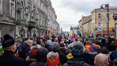 Orszak Trzech Kr Li Przeszed Ulicami Tarnowa Zdj Cia