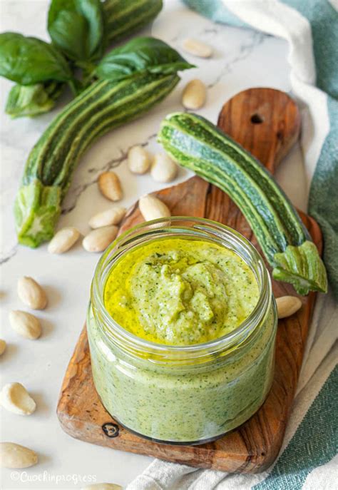 Pesto Di Zucchine Crude Con Mandorle E Parmigiano