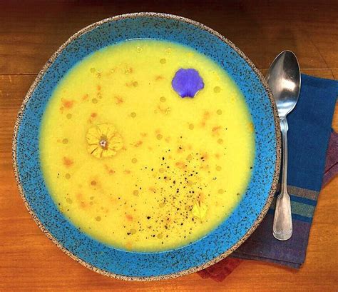 SOPA DE MANDIOQUINHA E BERGAMOTA Brodetto Caldos Sopas Quentes E