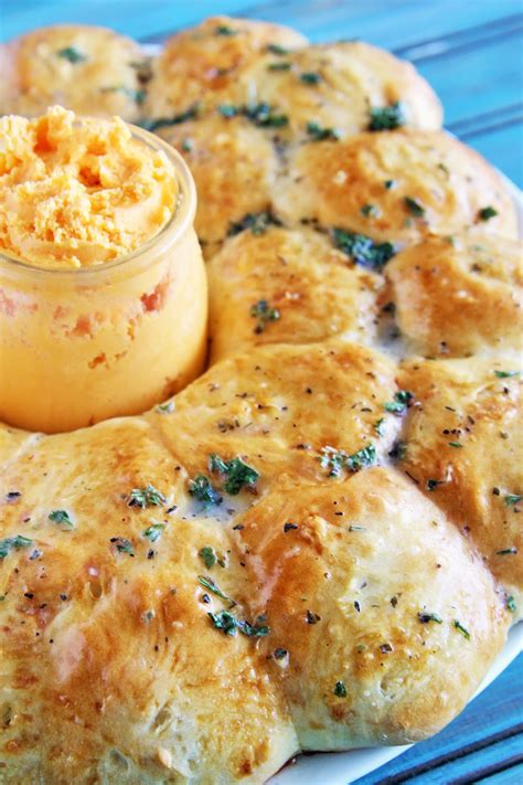 Garlic And Herb Pull Apart Bread The Tasty Bite