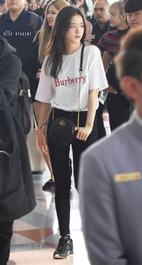 10 Times Blackpinks Jisoo Was The Queen Of Aesthetic Airport Fashion Koreaboo Celebrity