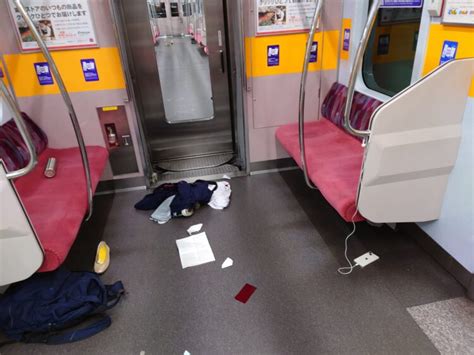 【驚愕】東京メトロ副都心線で乗客トラブル！足伸ばして座る客に「いらついた」 にほんのニュース