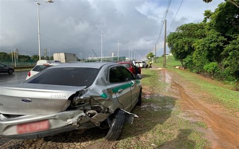 Carros Ficam Engavetados Durante Batida Na Avenida Paralela BAHIA NO AR