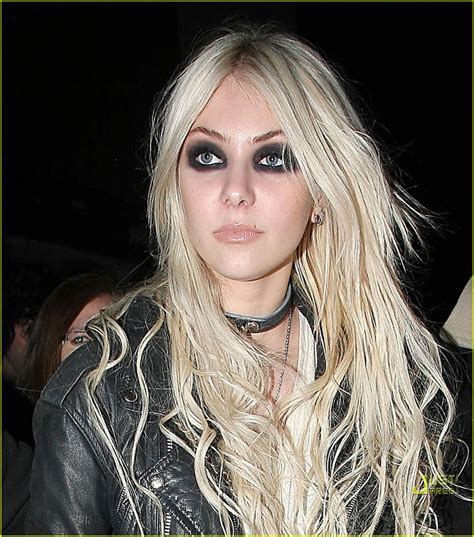 Taylor Momsen: Pretty Reckless in London: Photo 2504563 | Taylor Momsen ...