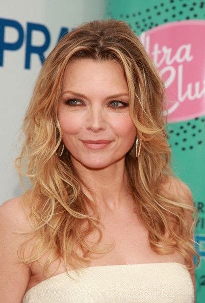 Michelle Pfeiffer S Classic Curls Long Hair Styles Womens Hairstyles