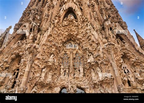 Fachada De La Natividad Basilika La Sagrada Familia Barcelona