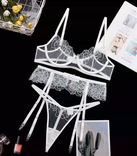 Soft Ultra Thin Mature Lady Stripper See Through Lace Bra And Thong