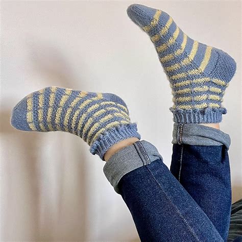 Ravelry: Albedo socks pattern by L'atelier Lacazavent