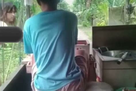 Tahu Bulat Viral Di Tiktok Video Berdurasi Detik Jualan Tahu Bulat