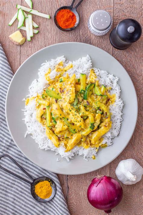 Indisches Hähnchen Curry mit Reis und Gemüse ganz einfach