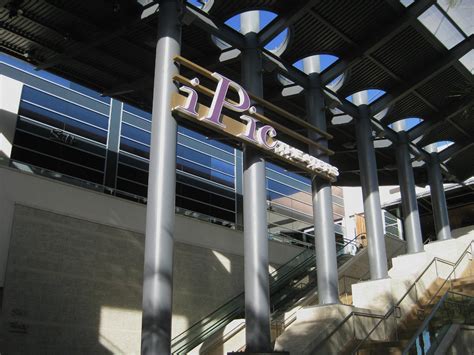 Moviegoers love IPIC Fulton but hate the ticket fees 17