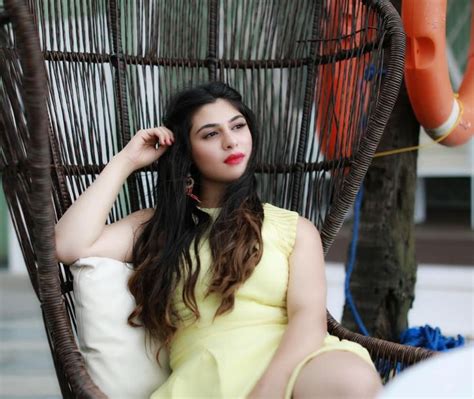 6 Hot Sexy Roshni Wadhwani Bikini Pics