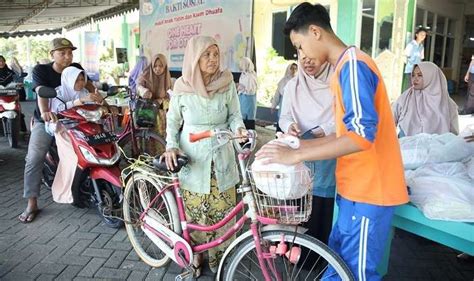 Sambut Lebaran Yayasan Al Muslim Bagikan Ribuan Sembako