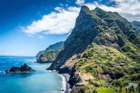 Madeira Dove Si Trova Come Raggiungerla E Cosa Vedere