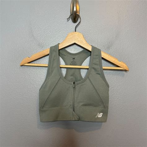 New Balance Sage Green Zip Front Sports Bra Size S Sm Gem