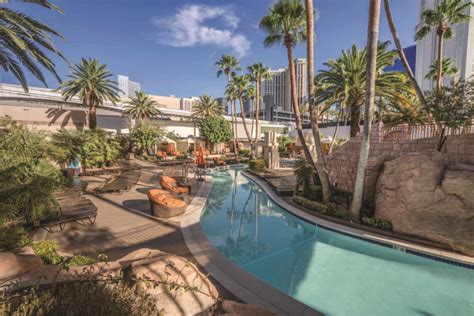 Lazy Rivers In Las Vegas Resorts Waterparks