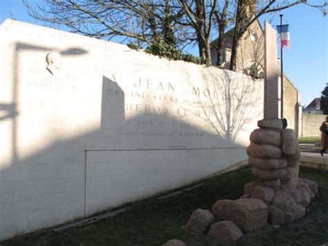 Memorial To Jean Moulin Photo De Chartres Eure Et Loir Tripadvisor