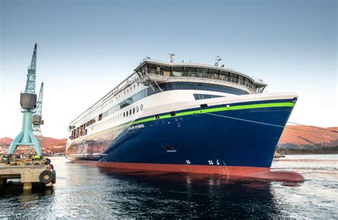 Ulstein Le plus grand ferry hybride du monde est lancé Mer et Marine