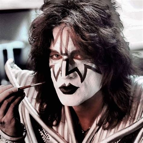 Pin Em Kiss Tommy Thayer I Love Music