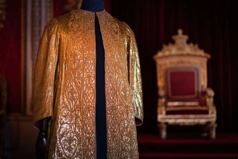 Couronnement De Charles Iii La Tenue Historique Que Portera Le Nouveau