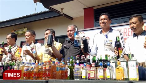 Operasi Cipta Kondisi Polres Bangkalan Sita Ratusan Botol Miras