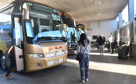 Terminales De Autobuses Contin An Llenas De Viajeros Que No Han Podido