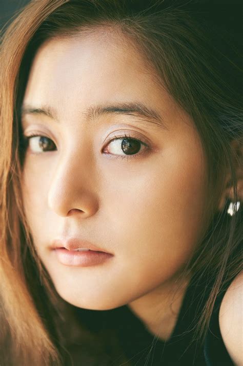 新木優子の“愛され美貌”が眩しい ビューティー＆キュートな魅力たっぷり モデルプレス