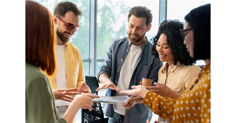 understanding building  demonstrating    govcon market