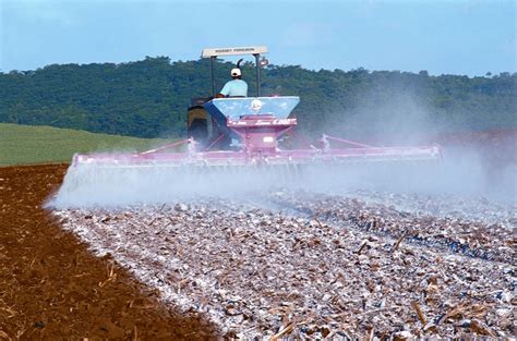 Conhe A A Calagem Do Solo T Cnica Utilizada Pelos Agricultores Para