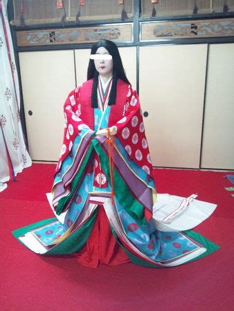 Traditional Junihitoe Kimono Photography Experience