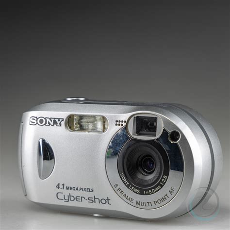 2004 година Sony Cyber shot DSC P41