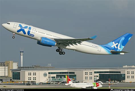 F Grsq Xl Airways France Airbus A Photo By Luisvieira Id