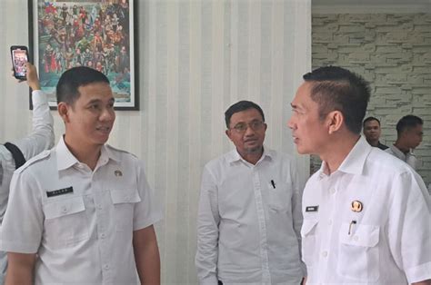 Sidak Hari Pertama Kerja Sekda Palembang Temukan TKS Absen Katanda Id