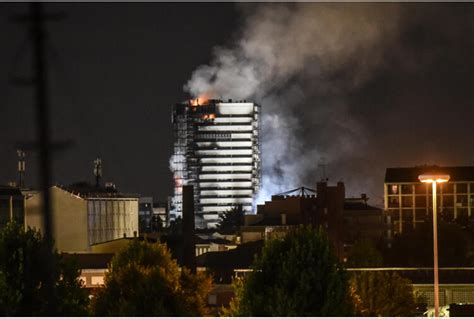 Incendio A Milano Nuove Perquisizioni In Ditte Pannelli Tiscali Notizie