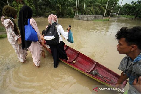 Pengungsi Banjir Di Aceh Utara Berangsur Pulang Ke Rumah ANTARA News