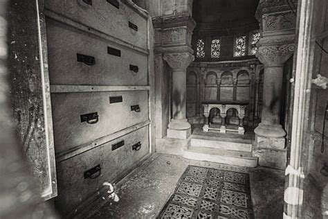 3600 Inside Mausoleum Stock Photos Pictures And Royalty Free Images